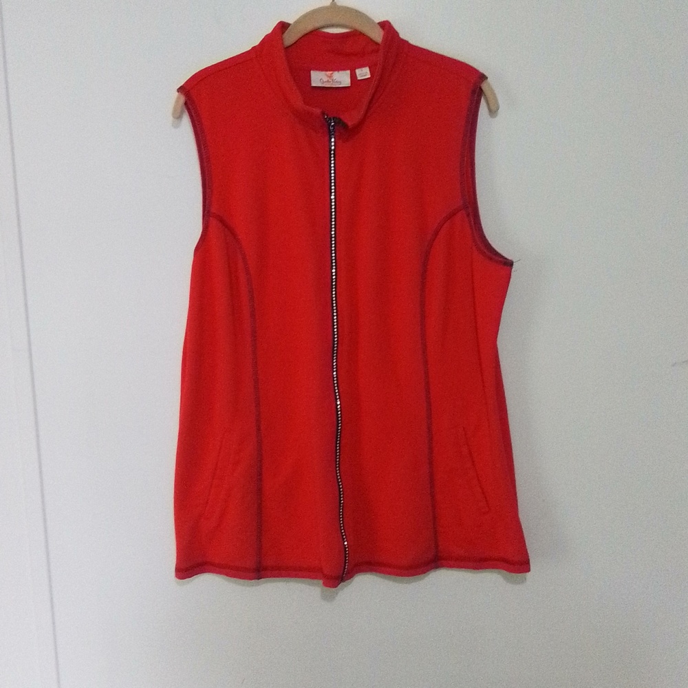 Quacker Factory vest Wear with a smile ☺️ Red size large blue zipper wit…